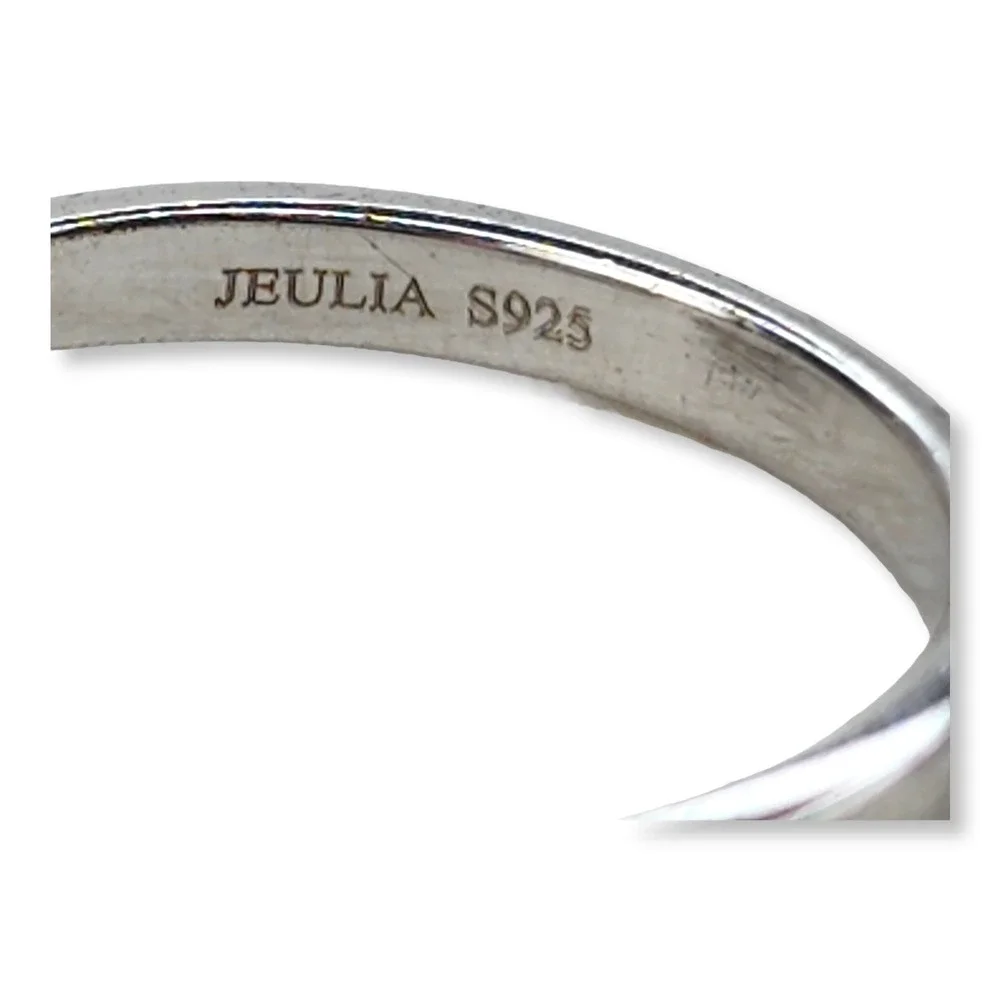 Jeulia engagement ring